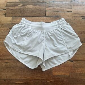 Lululemon Athletica Hotty Hot Lowrise Lined Shorts 2.5” in White